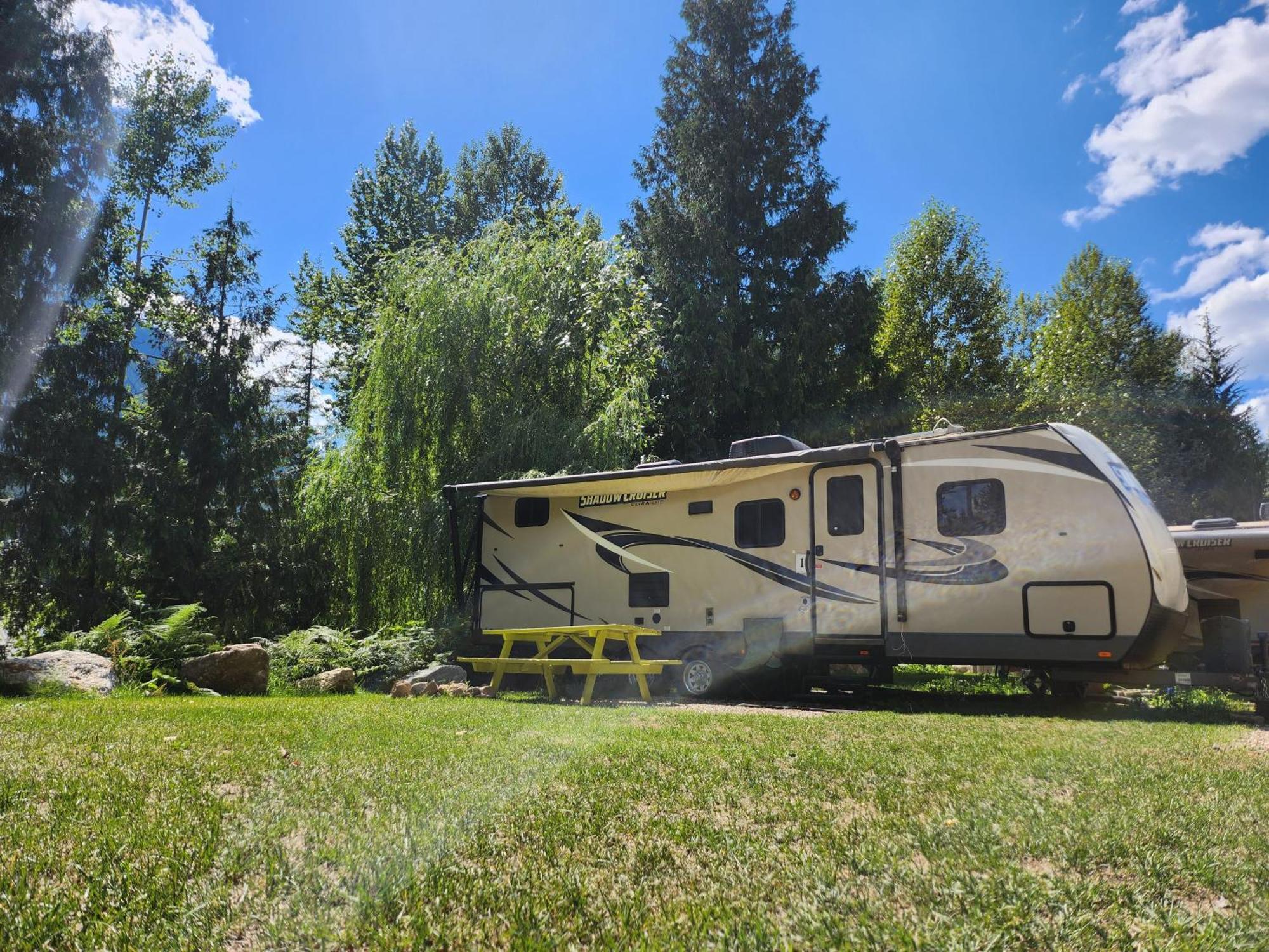 Noah'S Ark Campground Revelstoke Exterior photo
