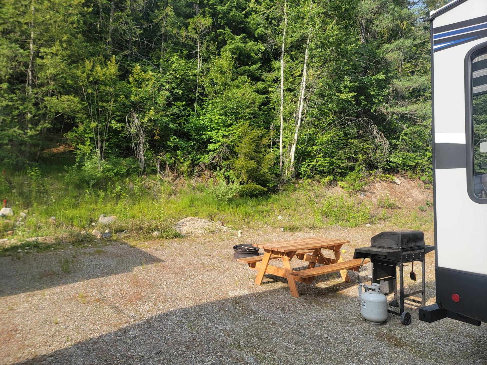 Noah'S Ark Campground Revelstoke Exterior photo
