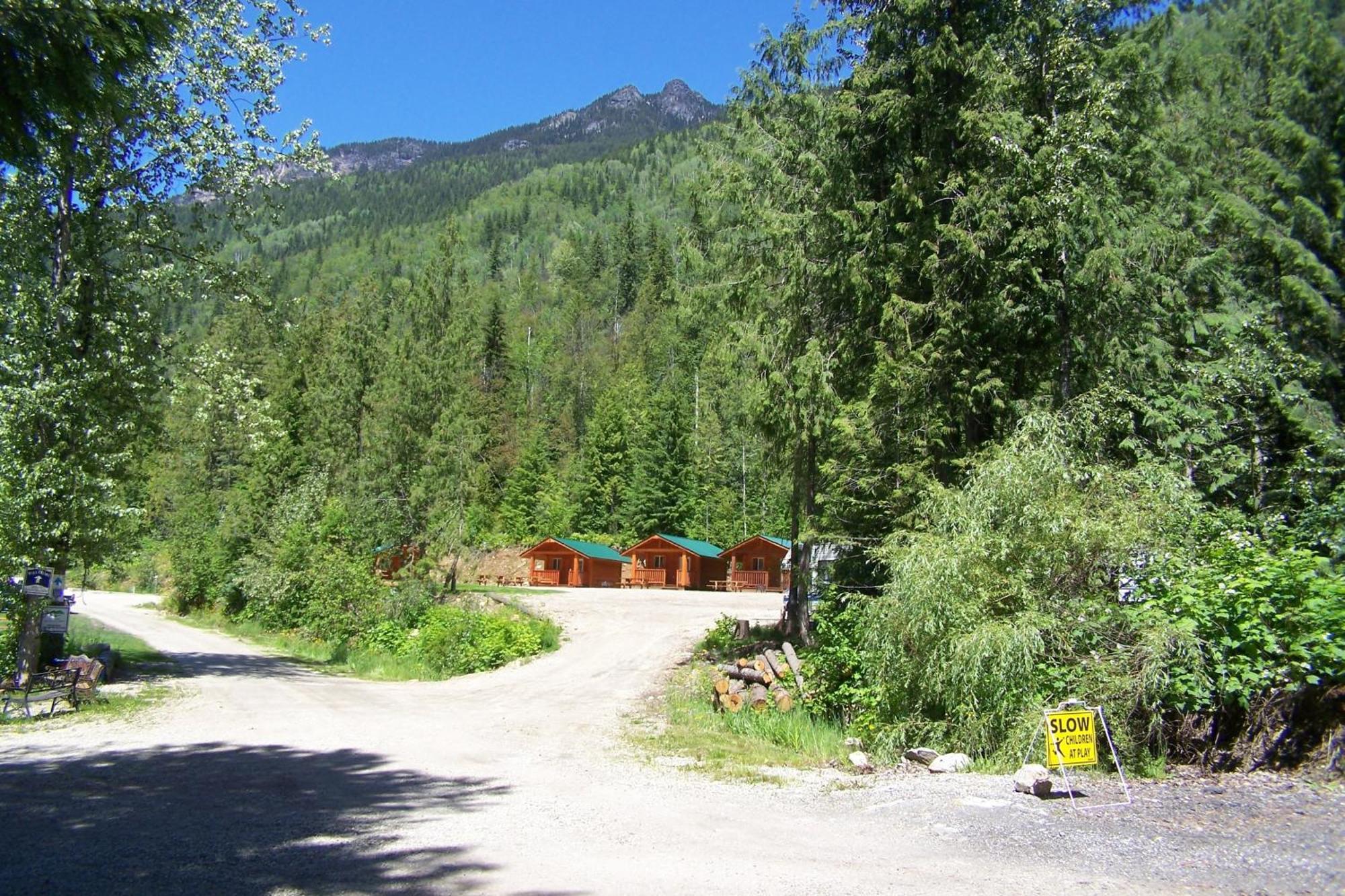 Noah'S Ark Campground Revelstoke Exterior photo