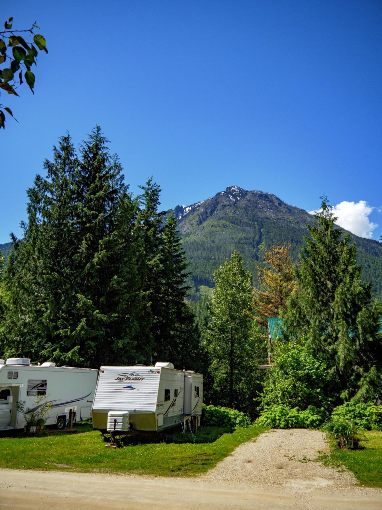 Noah'S Ark Campground Revelstoke Exterior photo
