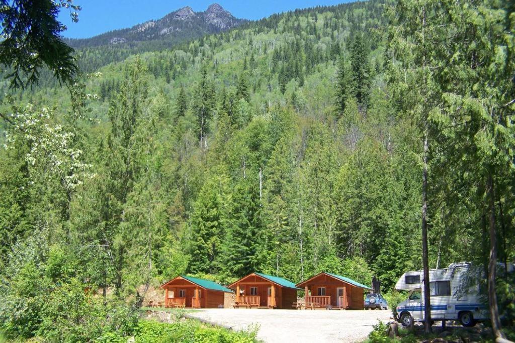 Noah'S Ark Campground Revelstoke Exterior photo